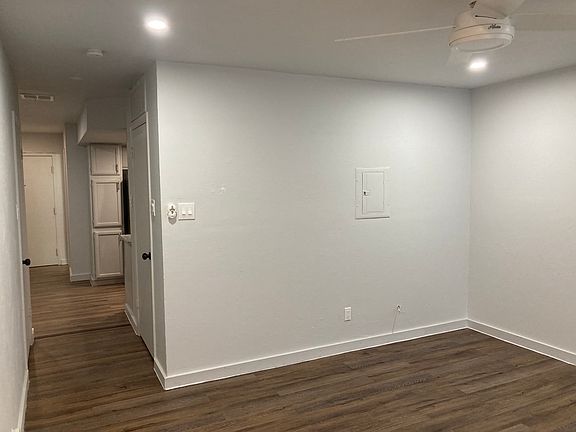 5th image of 2820 S Robinson Ave #27