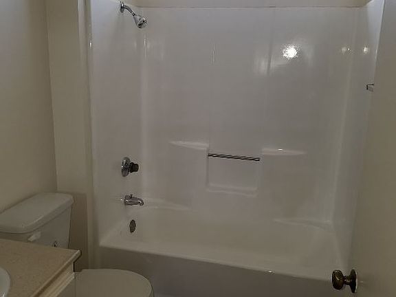 5th image of 14210 S Vermont Ave APT 224
