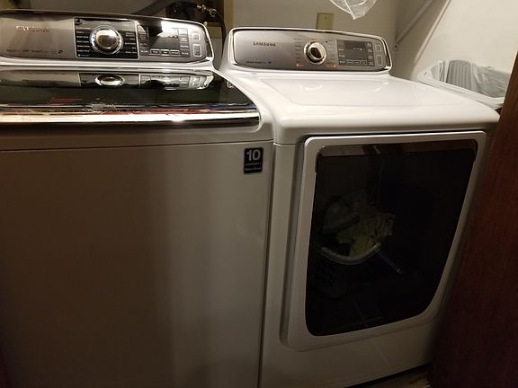 Washer/dryer stay