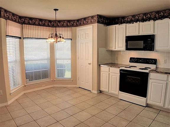 3rd image of 6240 Stockton Dr