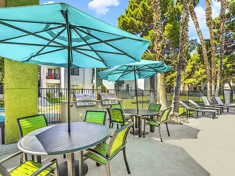 The Grove — Photo 15