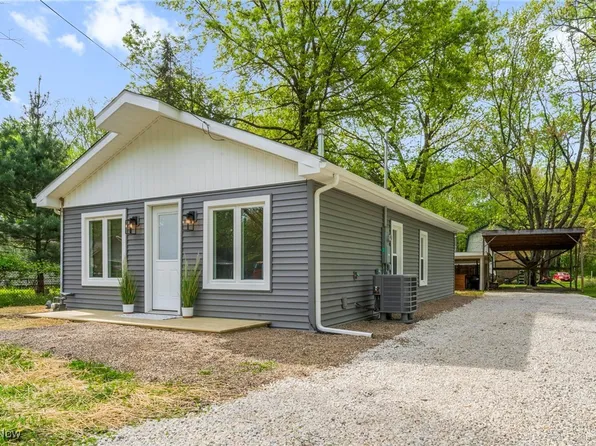 17469 Laurel Ave, Lake Milton, OH 44429