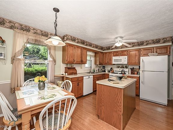 3rd image of 5680 Goodman Dr