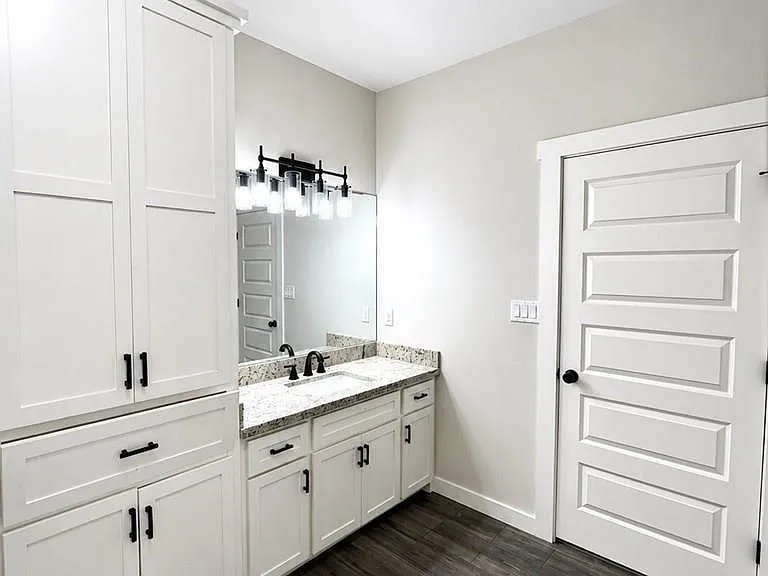 7231 Dominica Dr — Photo 15