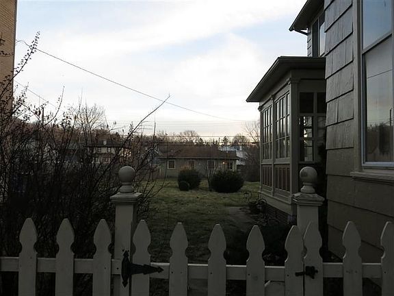 2nd image of 116 Park Dr