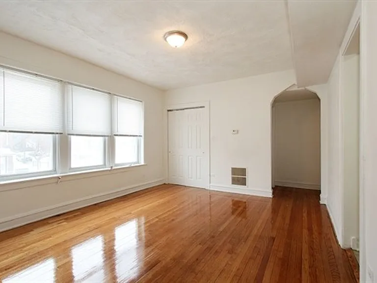 7601 S Coles Ave — Photo 9