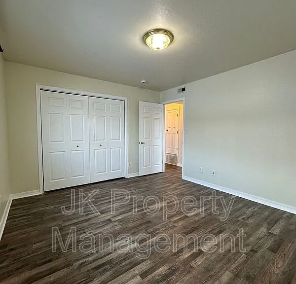 1210 5th St S #10 — Photo 11