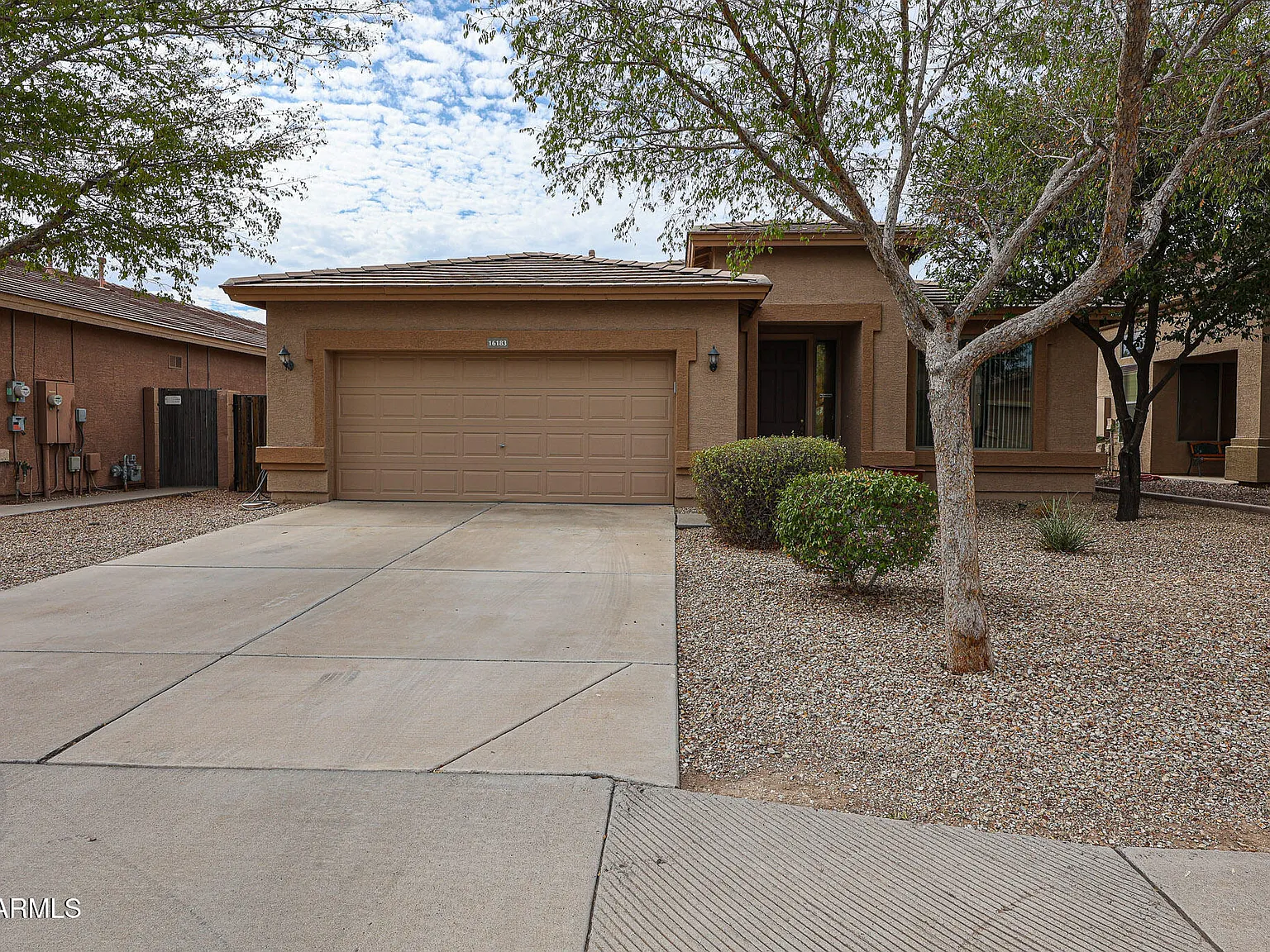 4 bed, 2.0 bath, 2011 sqft, $2,200 — Photo 2