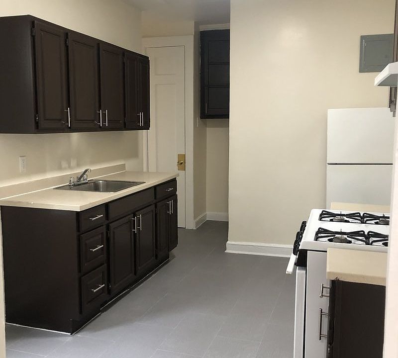 1st image of 2541 44th St APT 12
