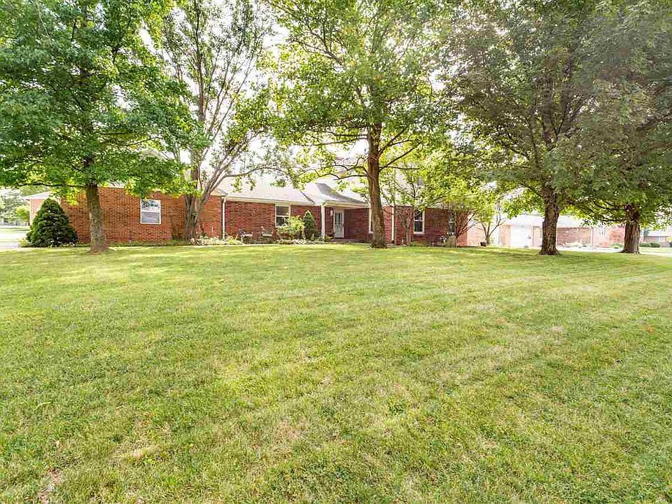1st image of 1491 W Clover Dr