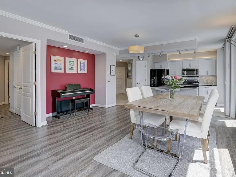 616 E St NW #718 — Photo 16