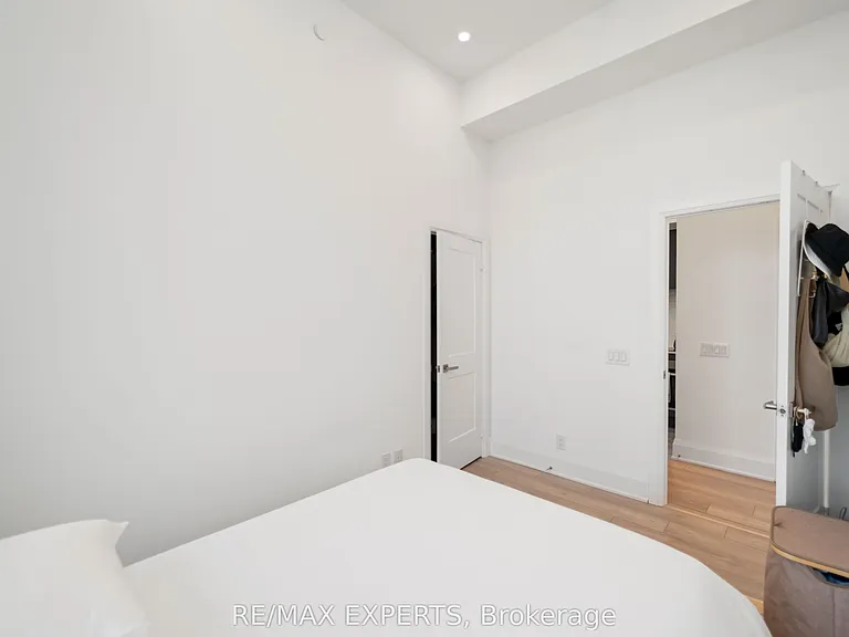120 Parliament St #902 — Photo 3