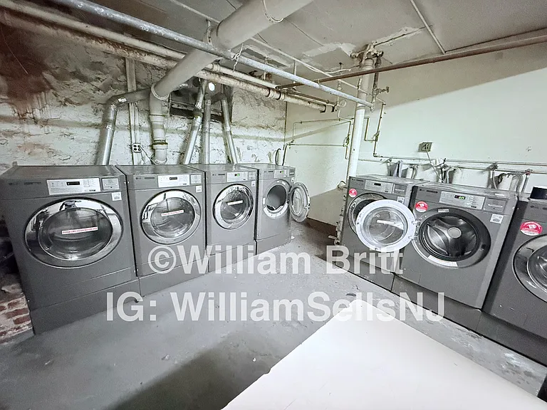 266 Beech St #4 — Photo 16
