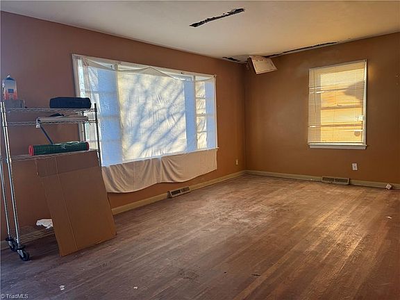 5th image of 2027 E Florida St