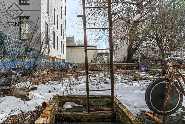 Rented by ERNY LLC | media 39