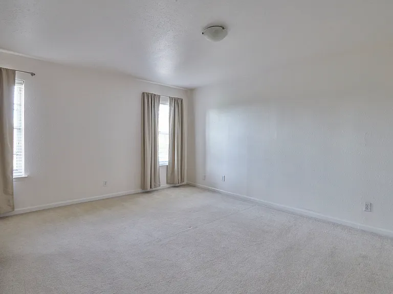 10714 Pagewood Dr — Photo 15