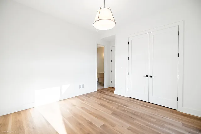 2113 N Kenmore Ave #2 — Photo 14