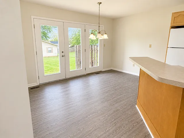 410 Donna Ln #410 — Photo 3