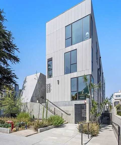 1243 N Gower St — Photo 17