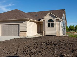 14 Egret Ln, Elysian, MN 56028