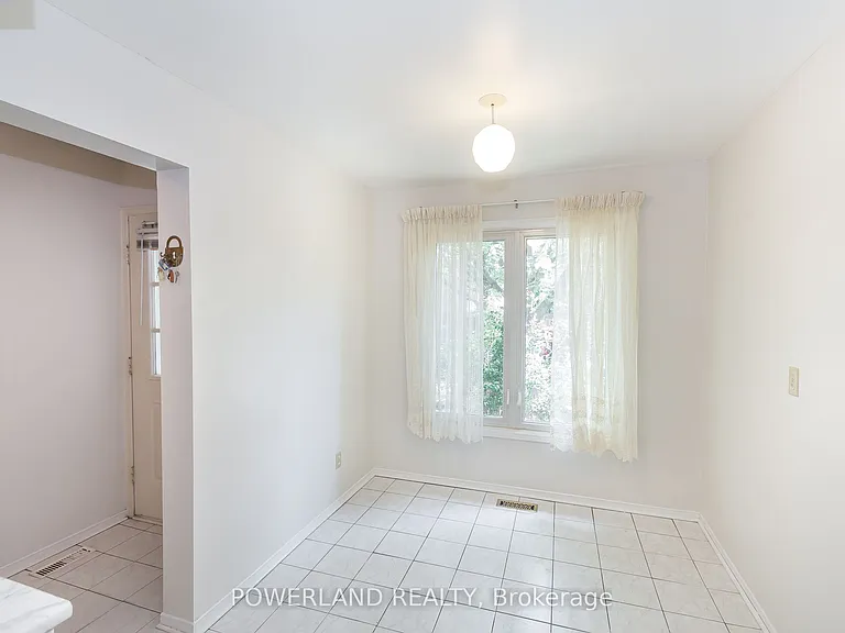 92 Nightstar Dr — Photo 3