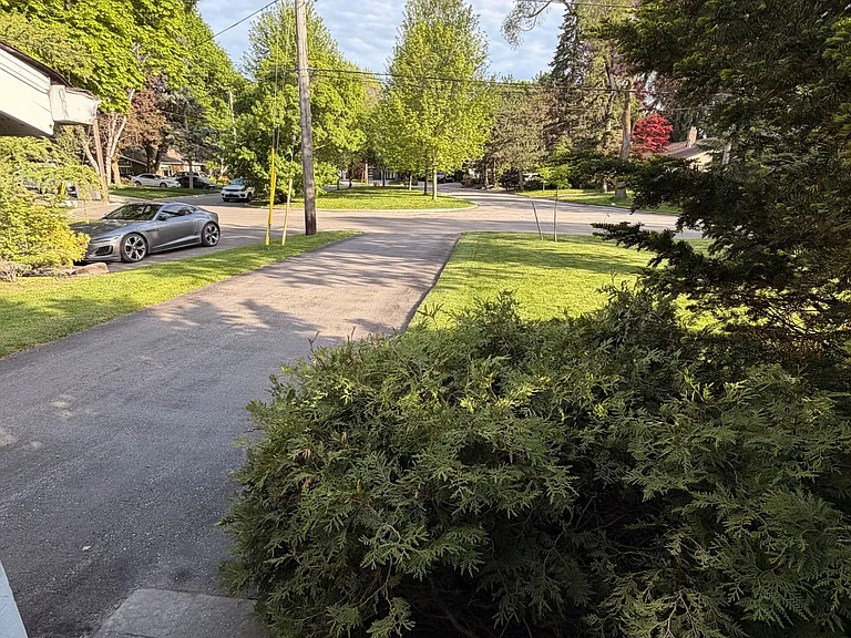 203 Three Valleys Dr — Photo 2