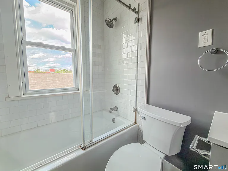 15 Elmwood Ave #3 — Photo 6