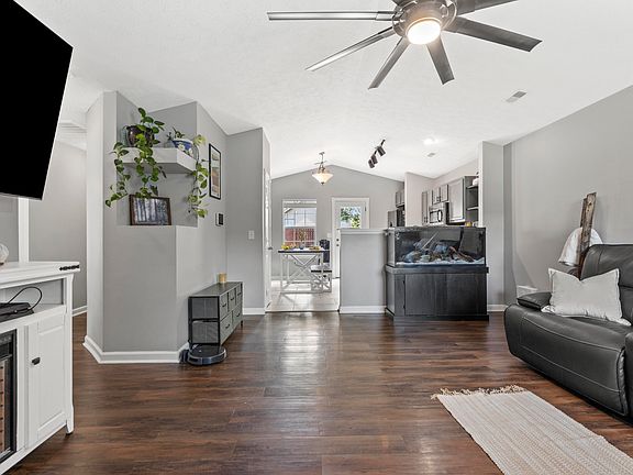 5th image of 745 Burgess Ave