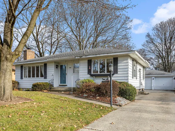 940 Westmoor Dr NW, Grand Rapids, MI 49504