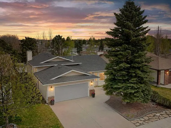 25 W Gilbert Cres, Red Deer, AB T4P 3L3