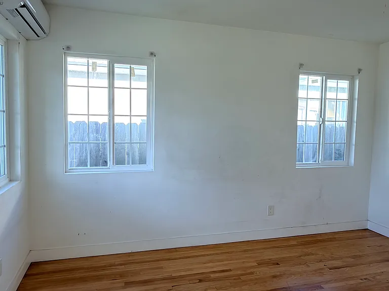 7967 Golden Ave — Photo 6