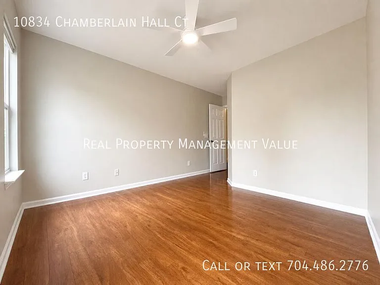 10834 Chamberlain Hall Ct — Photo 15