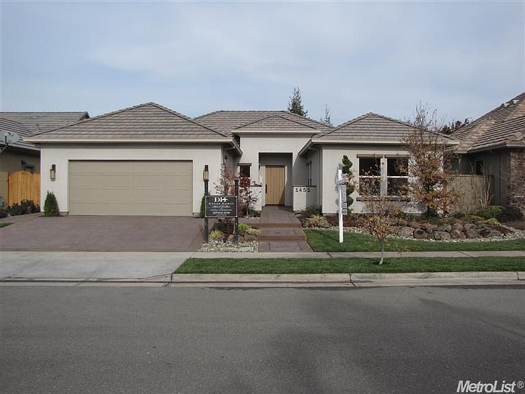 1st image of 1451 Wildwood Dr