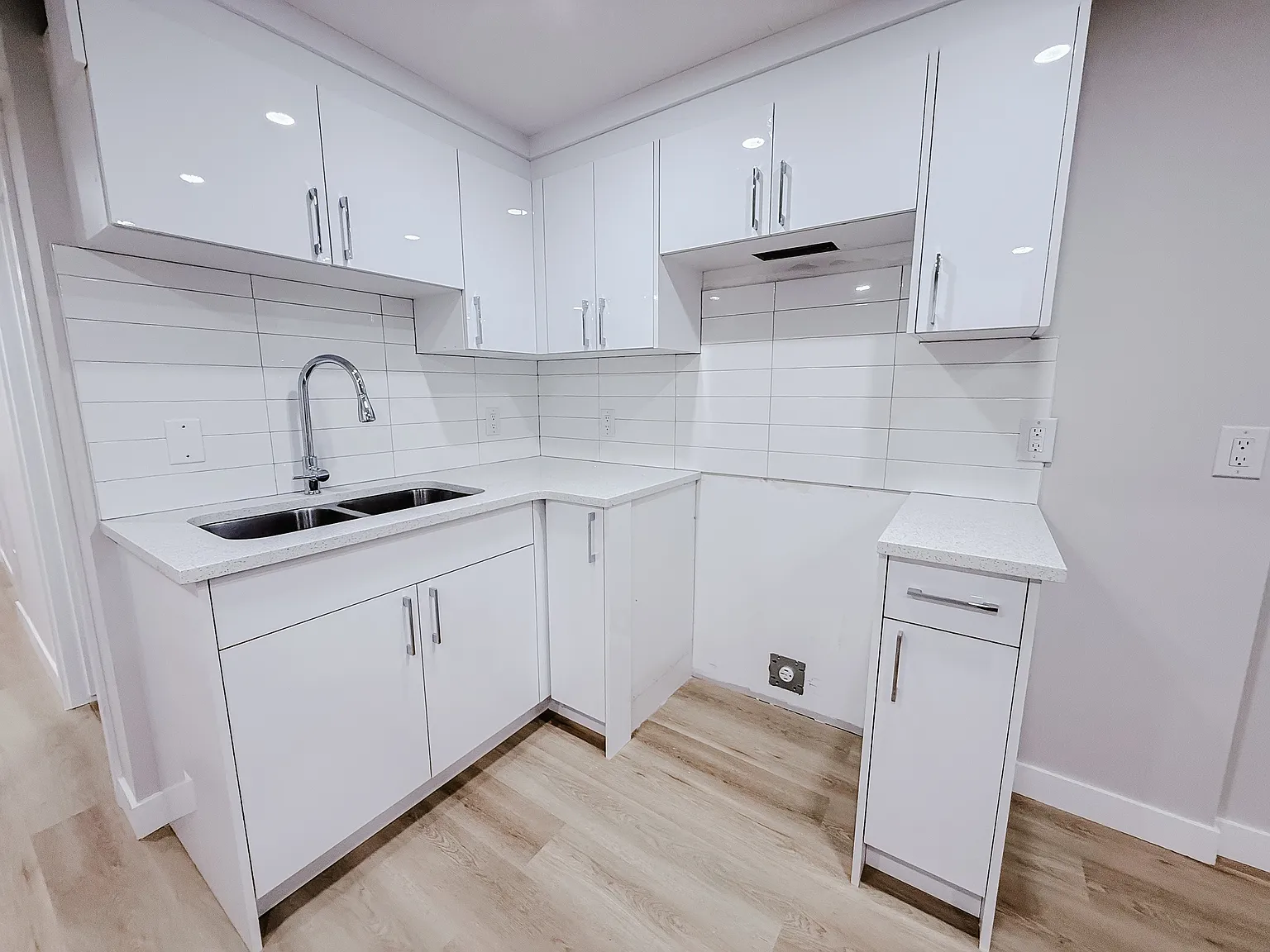 614 56 Avenue SW, Calgary, AB - Lower — Photo 4