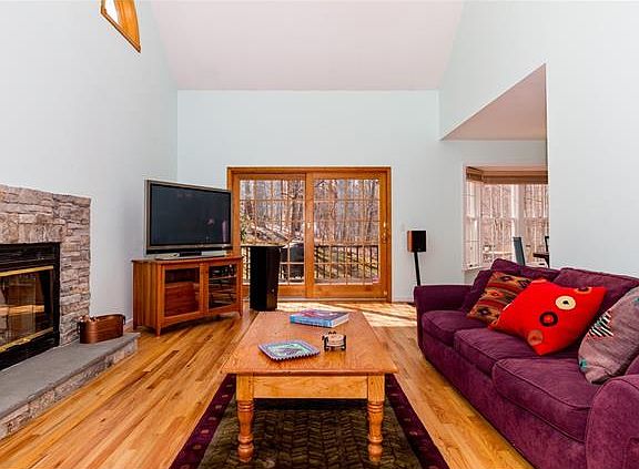 3rd image of 700 Erin Ct