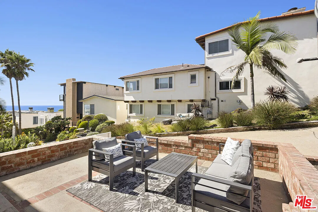 2 bed, 1.5 bath, $9,995 — Photo 2