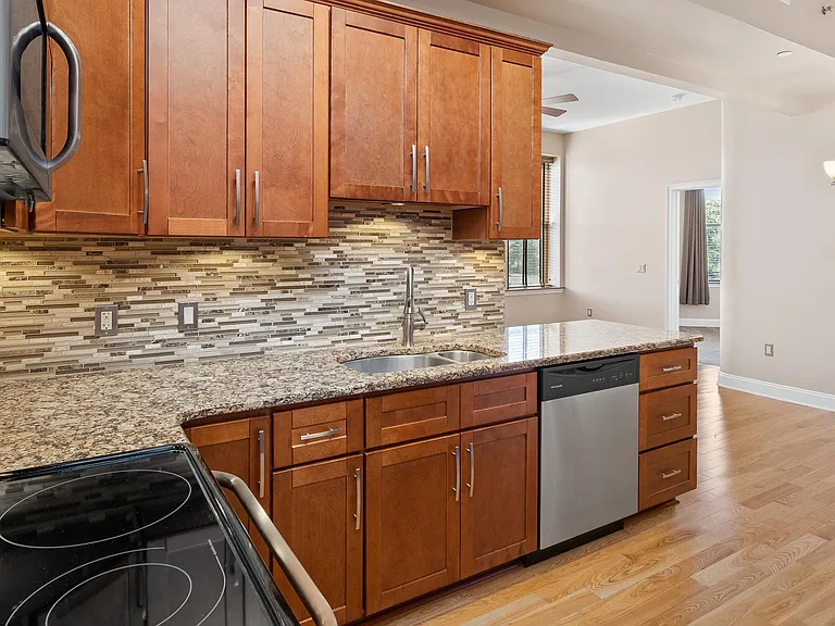 264 S Main St #403 — Photo 9