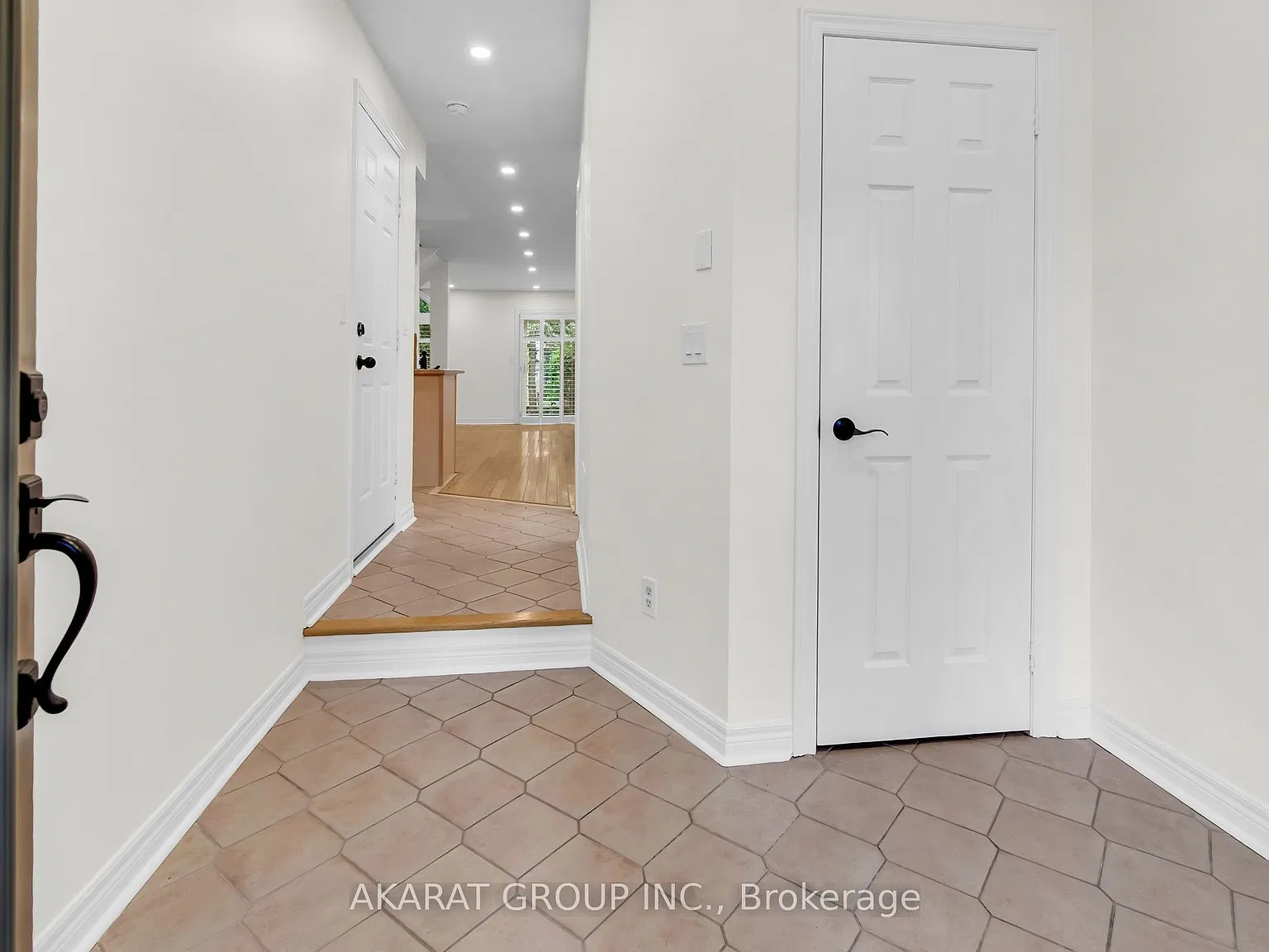 3 bed, $3,800 — Photo 4