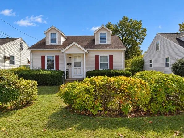 95 Kingsley St, Springfield, MA 01104