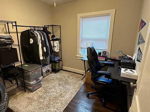 2nd image of 1631 Victoria Ave #1