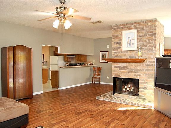 5th image of 2303 Parkview Dr