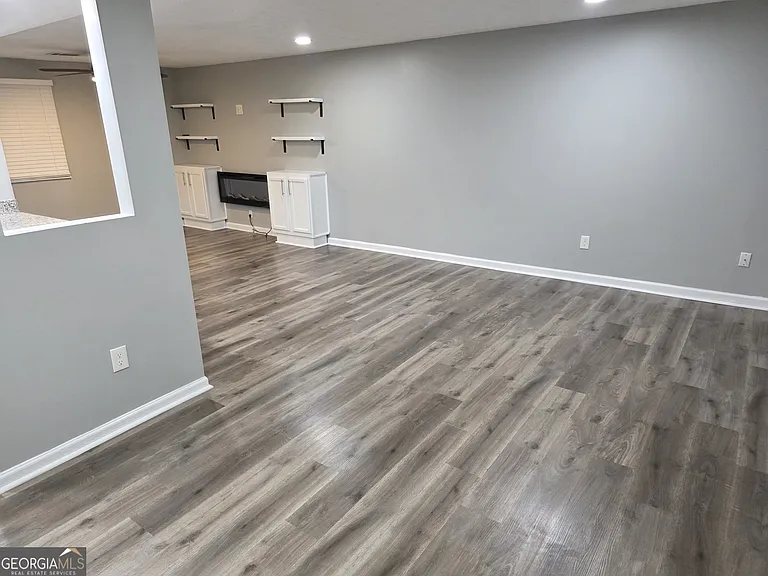 5349 Tracey Dr — Photo 5