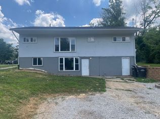 304 Lynda Dr #B, Carbondale, IL 62901