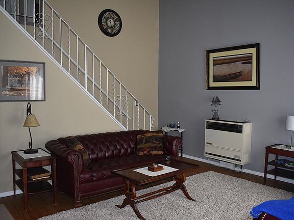 3rd image of 39 Margaret Dr