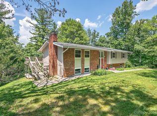 111 E Wonder Rd, Leicester, NC 28748