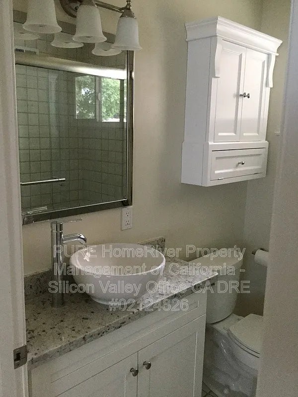 3 bed, 1.0 bath, 1151 sqft, $3,800 — Photo 4