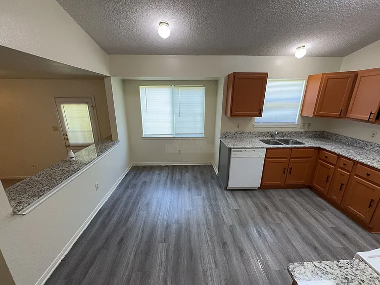 3804 Water Oak Dr — Photo 8
