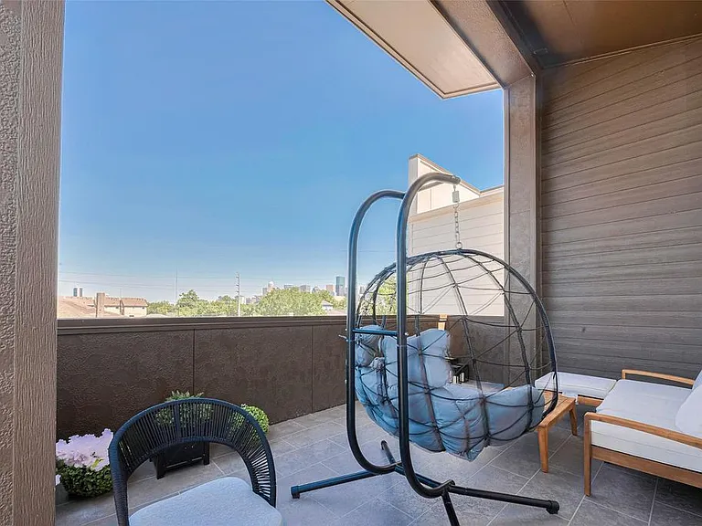 2909 Nagle St — Photo 24