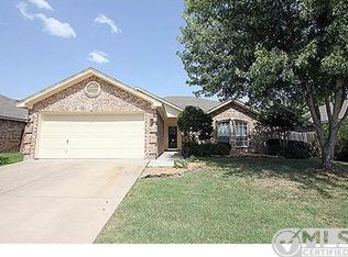 716 Sawyer Dr, Saginaw, TX 76179