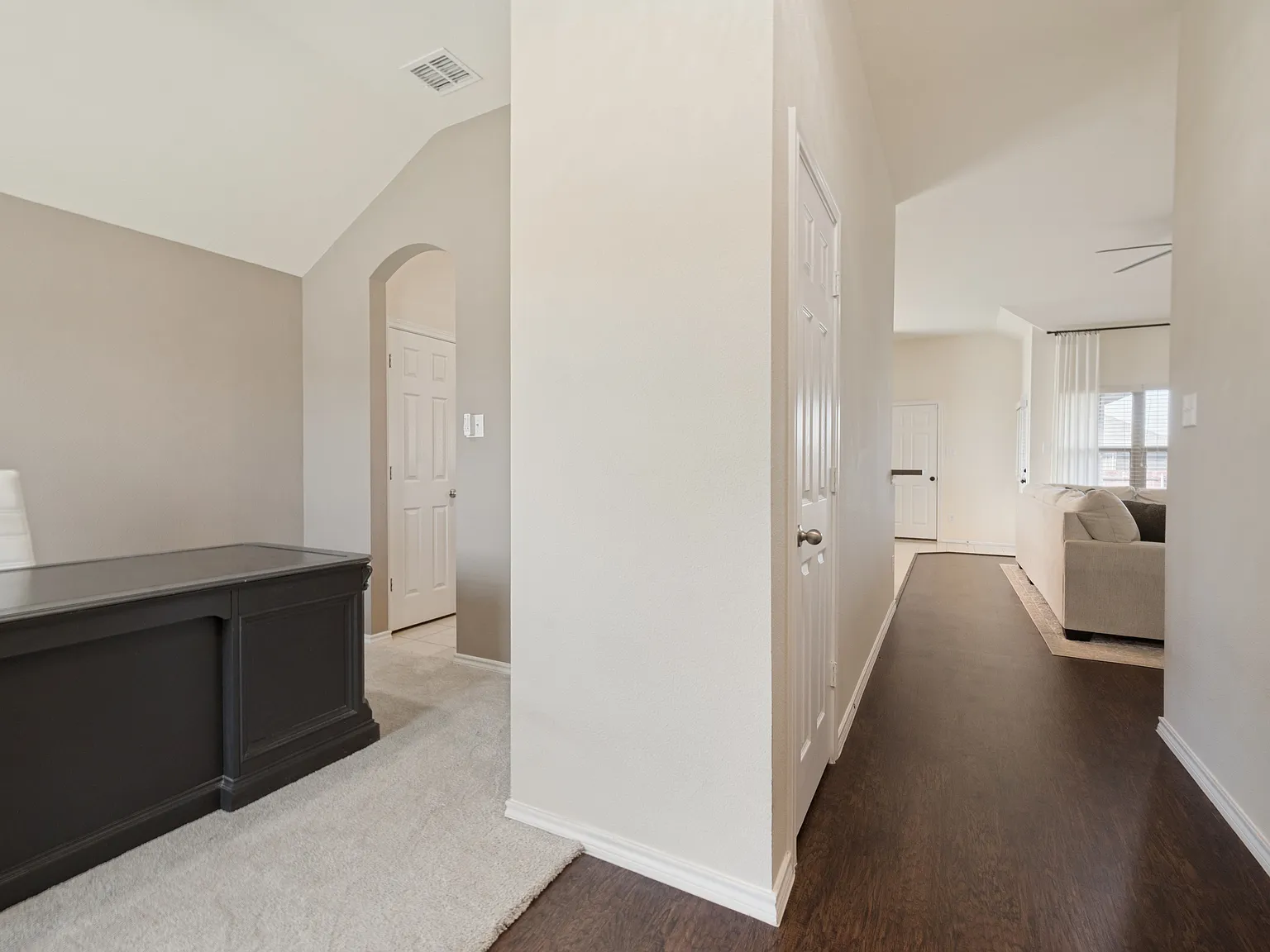 3 bed, 1555 sqft, $2,495 — Photo 3
